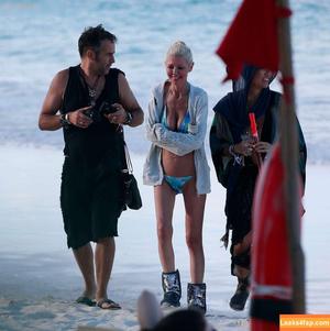 Tara Reid photo #0253