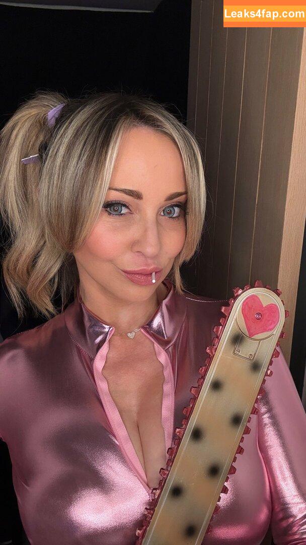 Tara Strong / tarastrong leaked photo photo #0148