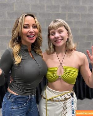 Tara Strong photo #0210