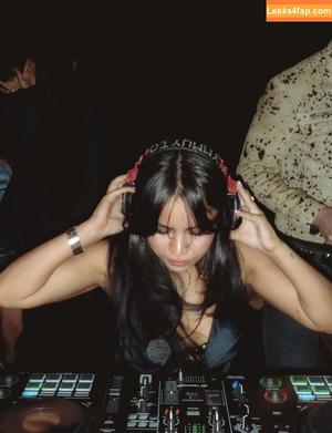 Tara Yummy photo #0405