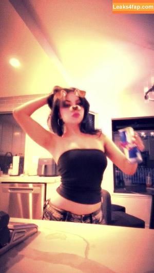 Tara Yummy photo #0443