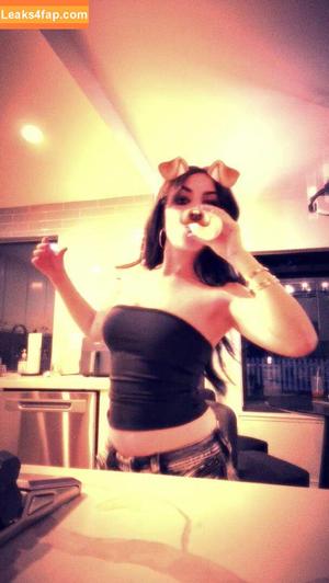 Tara Yummy photo #0444