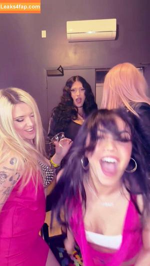 Tara Yummy photo #0500