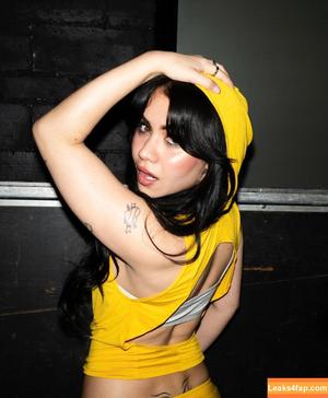 Tara Yummy photo #0504