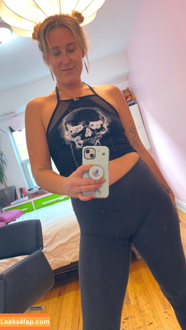Tashabailes / tasha_m_b leaked photo photo #0025