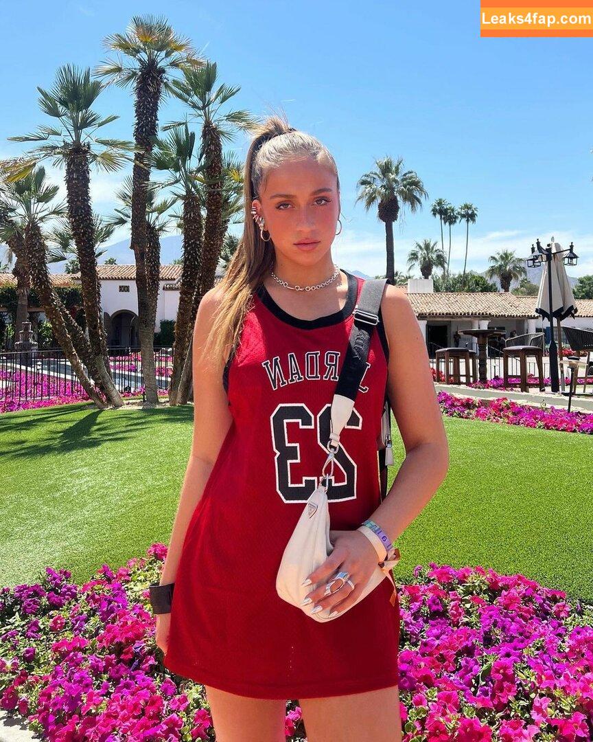 Tate McRae / tatemcrae / u41351078 leaked photo photo #0086