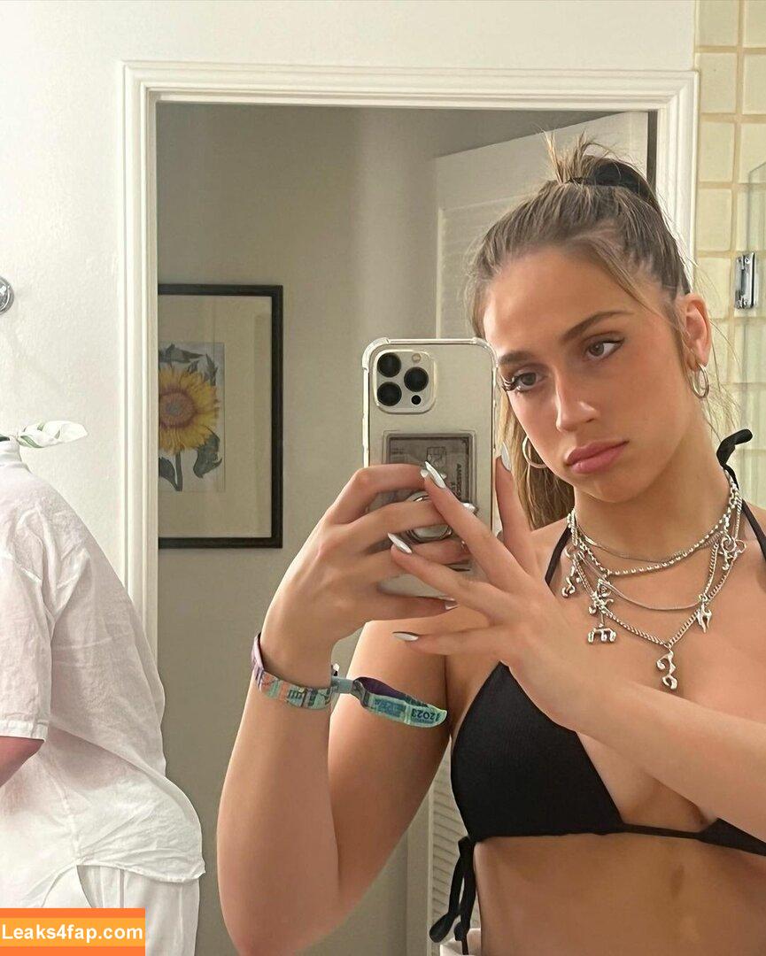 Tate McRae / tatemcrae / u41351078 leaked photo photo #0089