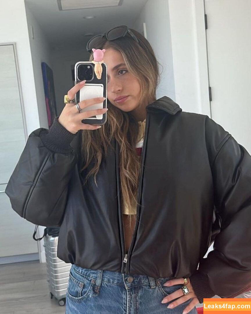 Tate McRae / tatemcrae / u41351078 leaked photo photo #0185