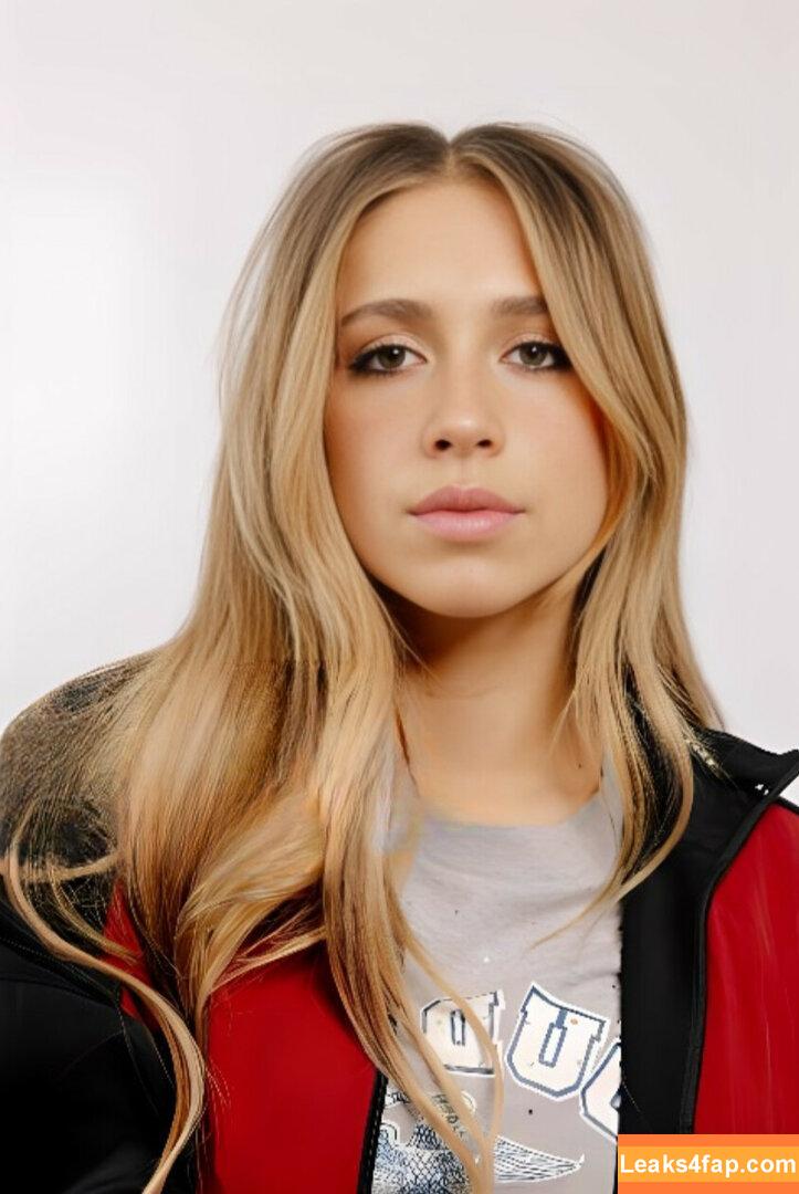 Tate McRae / tatemcrae / u41351078 leaked photo photo #0325