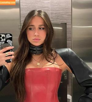 Tate McRae photo #0013