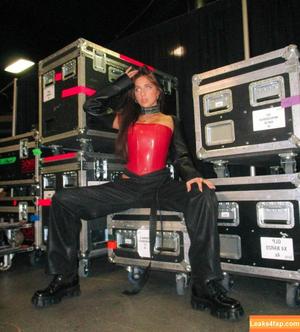 Tate McRae photo #0015