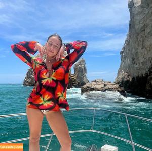 Tate McRae photo #0079