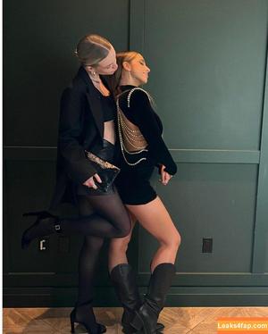 Tate McRae photo #0085