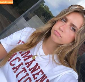 Tate McRae photo #0104