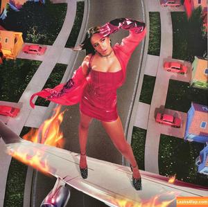 Tate McRae photo #0125