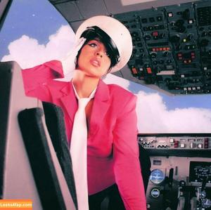 Tate McRae photo #0126