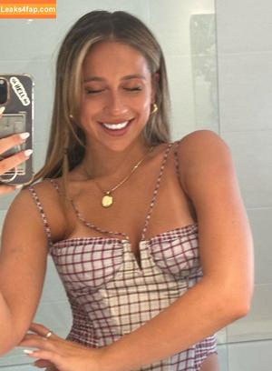 Tate McRae photo #0134