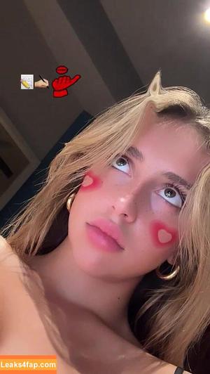 Tate McRae photo #0139