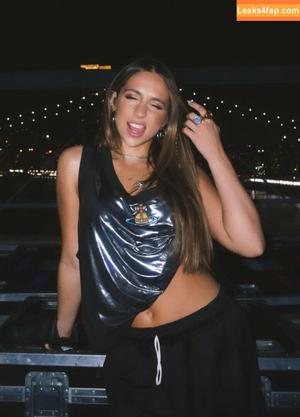 Tate McRae photo #0178