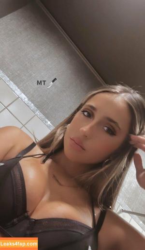 Tate McRae photo #0192