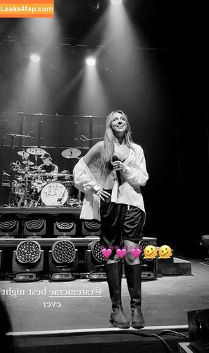 Tate McRae photo #0193