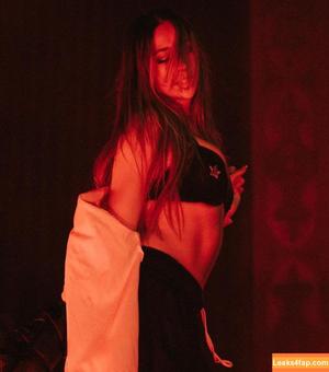 Tate McRae photo #0194