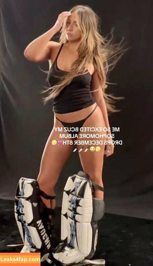 Tate McRae photo #0218