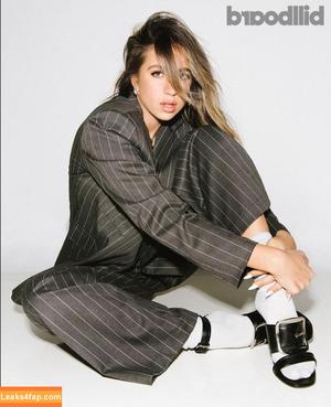 Tate McRae photo #0226