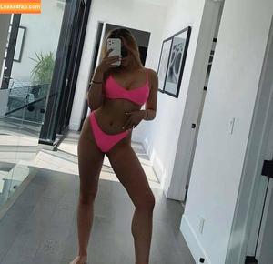 Tate McRae photo #0239