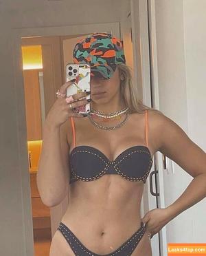 Tate McRae photo #0243