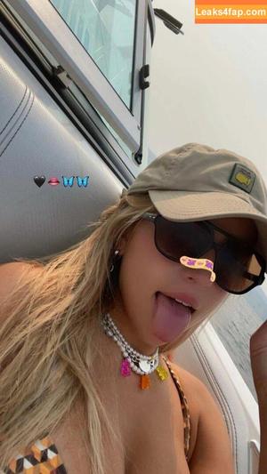 Tate McRae photo #0261