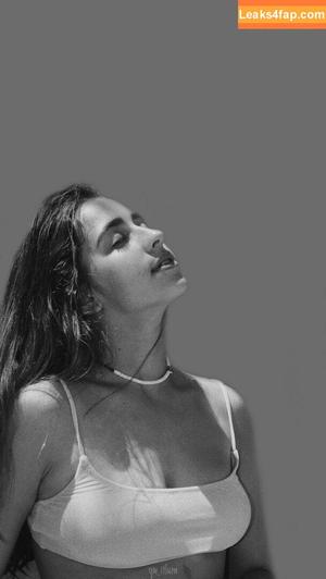 Tate McRae photo #0271