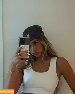 Tate McRae photo #0326