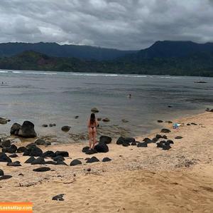 Tate McRae photo #0350