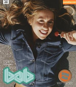 Tate McRae photo #0393