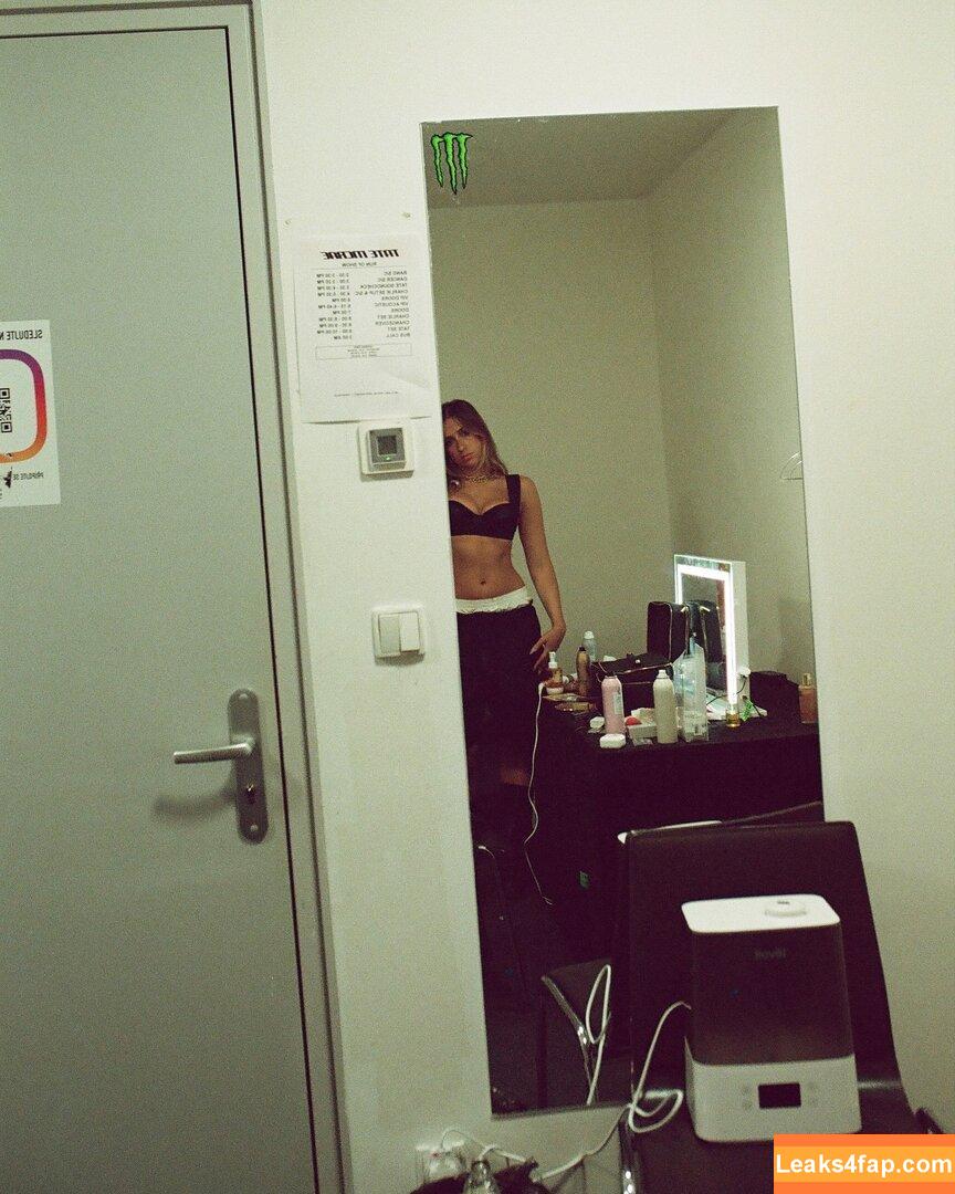 Tate McRae / tatemcrae / u41351078 leaked photo photo #1377