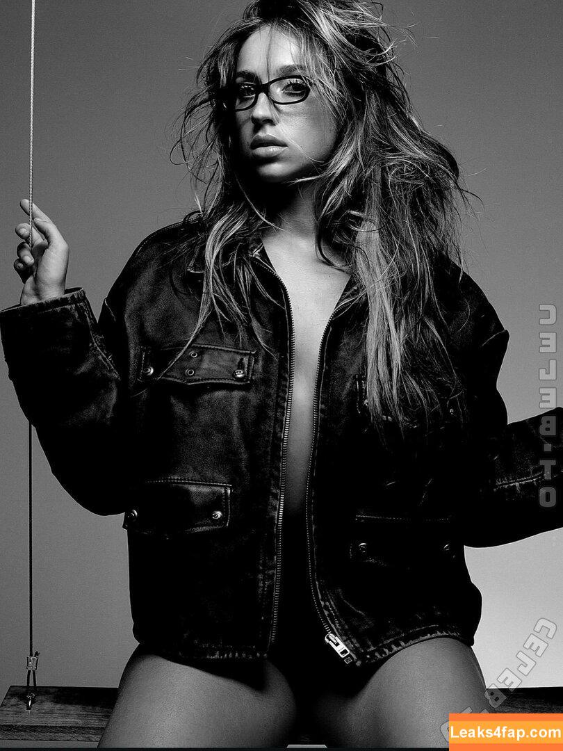 Tate McRae / tatemcrae / u41351078 leaked photo photo #1730