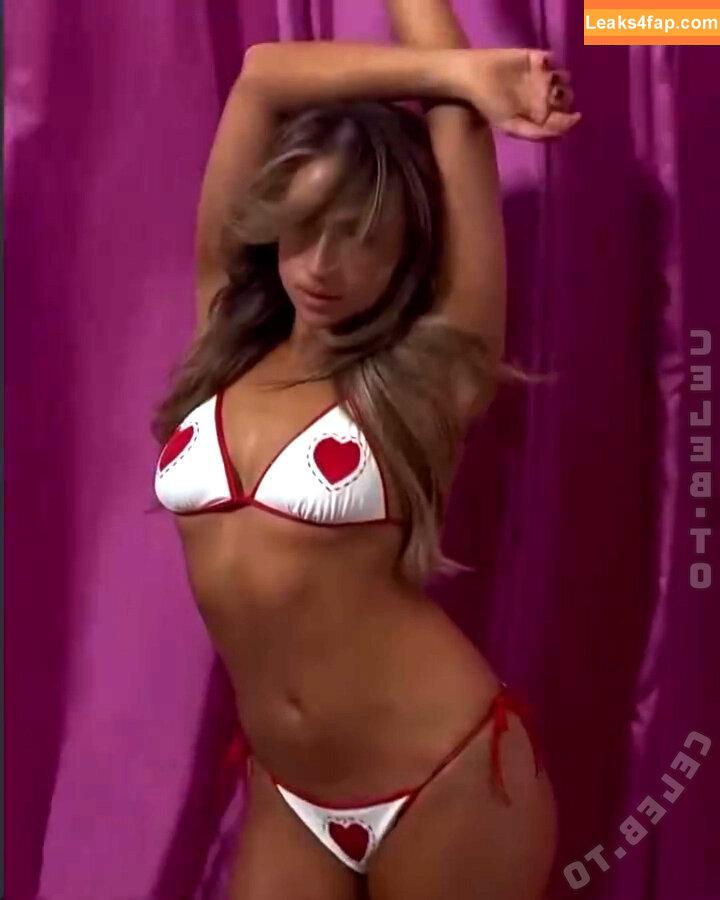 Tate McRae / tatemcrae / u41351078 leaked photo photo #1783