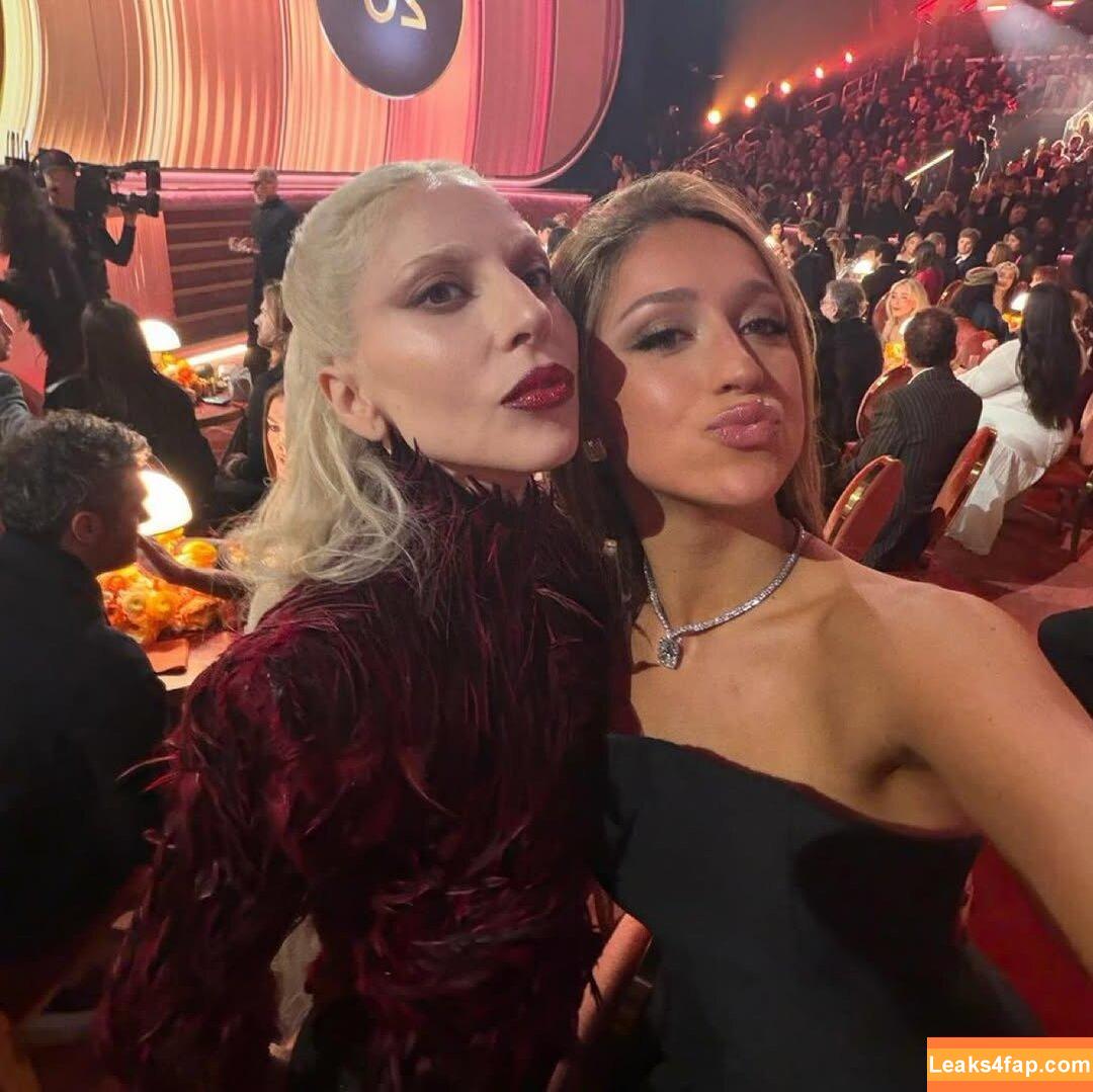 Tate McRae / tatemcrae / u41351078 leaked photo photo #1827