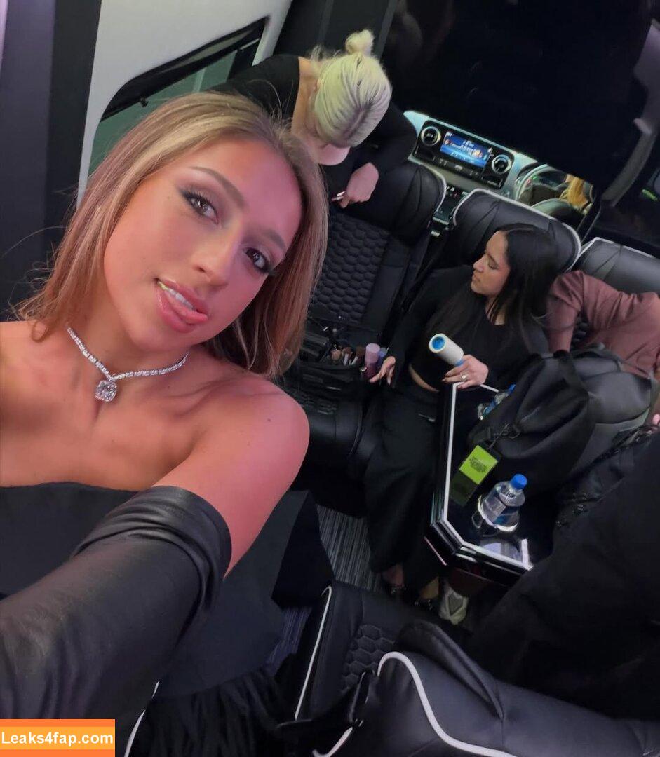 Tate McRae / tatemcrae / u41351078 leaked photo photo #1828