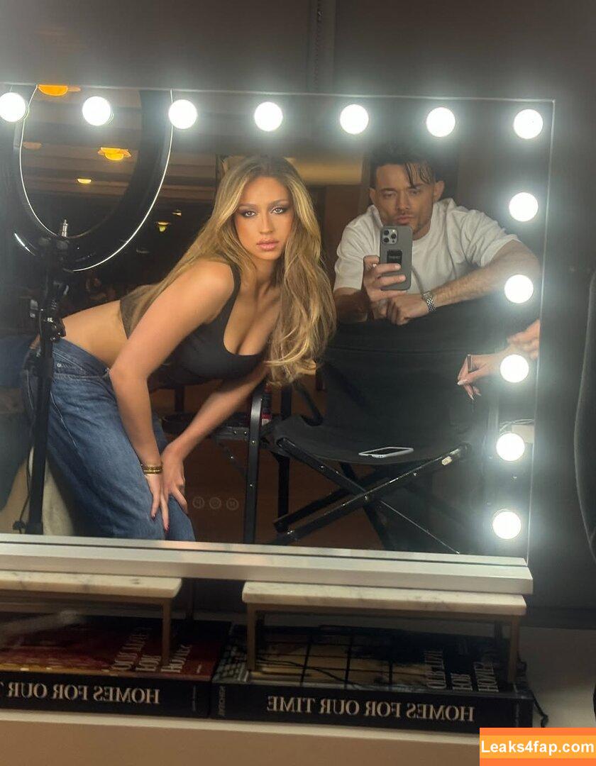 Tate McRae / tatemcrae / u41351078 leaked photo photo #1841