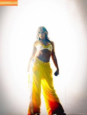 Tate McRae photo #1810