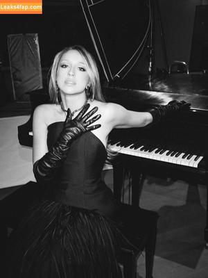 Tate McRae photo #1843