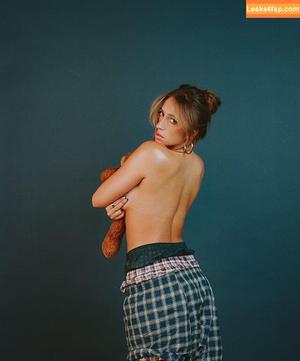 Tate McRae фото #1979