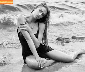 Tate McRae photo #2121