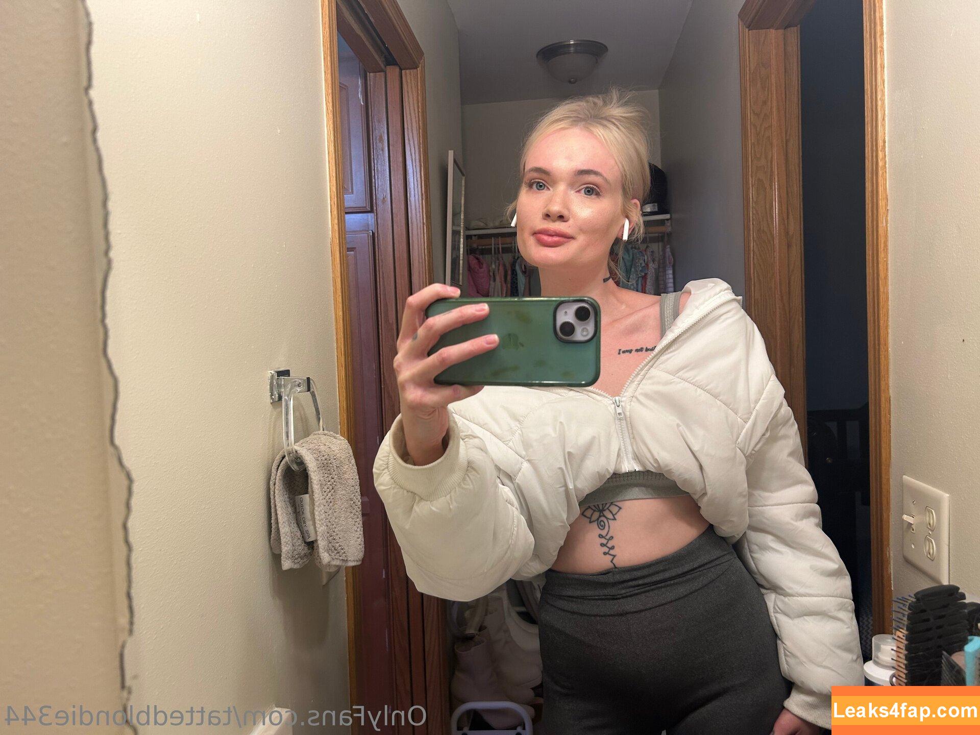 tattedblondie344 /  leaked photo photo #0001