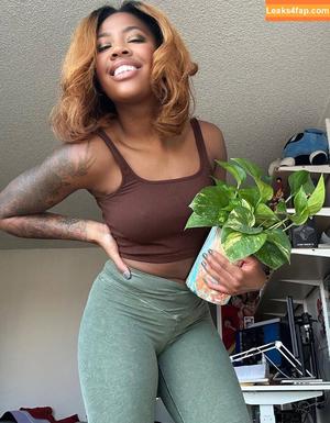 TattedPoodle photo #0101