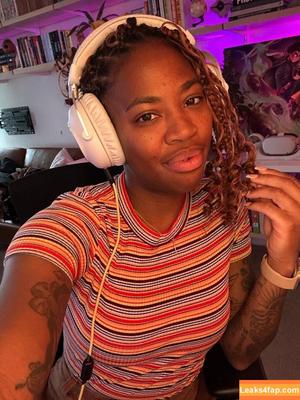 TattedPoodle photo #0109