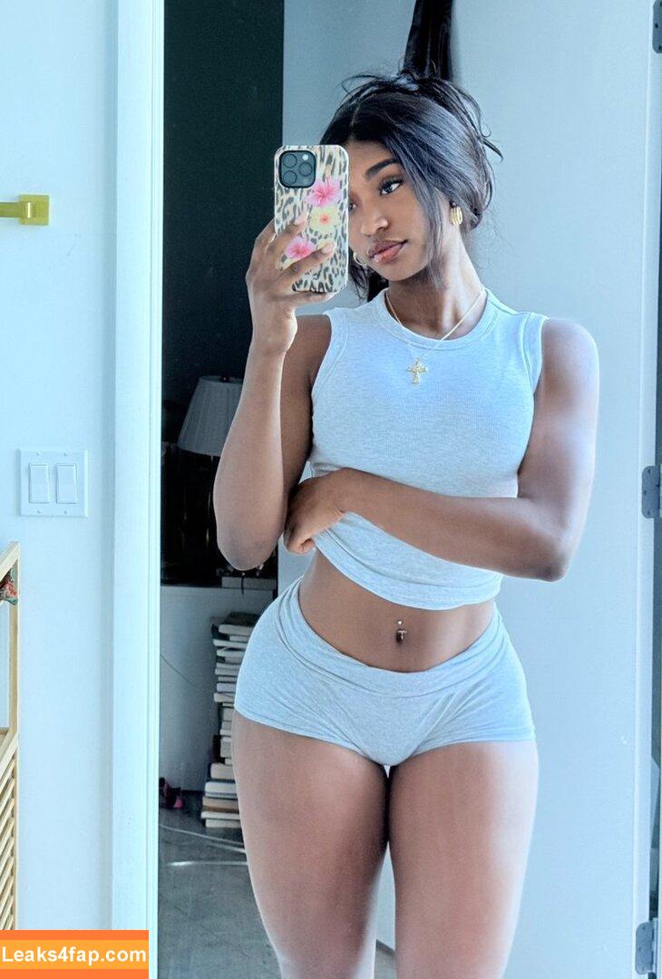 Tavi Larai /  leaked photo photo #0004