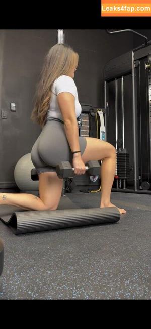 Tay Conti фото #0410